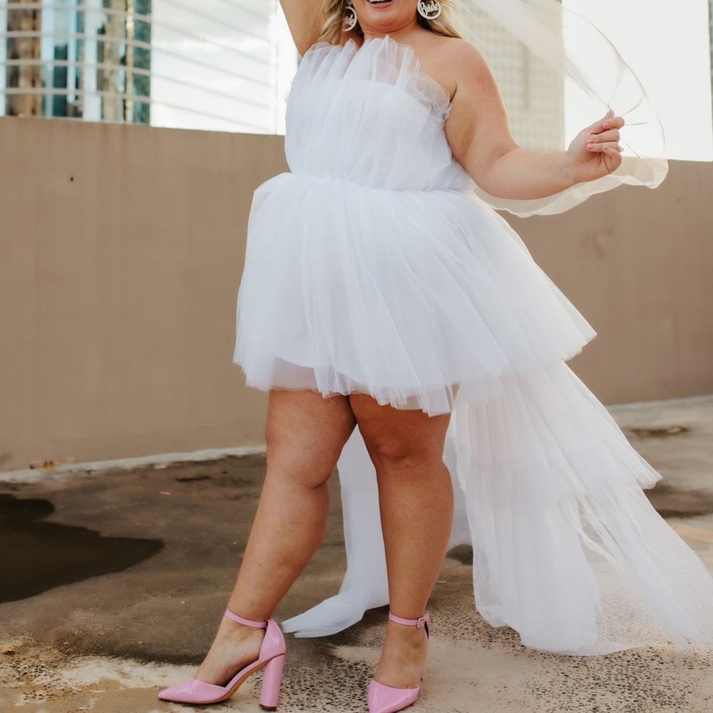 Tulle dress with train